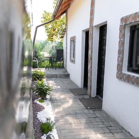 La Fanar Guesthouse Curtea de Argeş Eksteriør billede