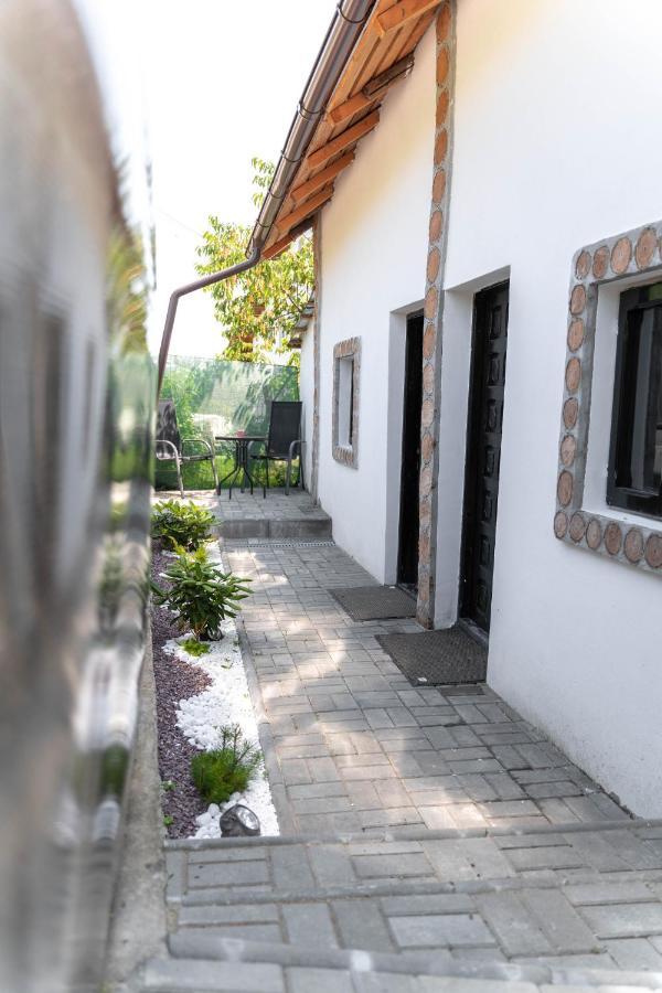 La Fanar Guesthouse Curtea de Argeş Eksteriør billede